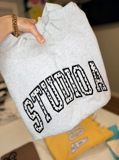 Appliqué Mockneck